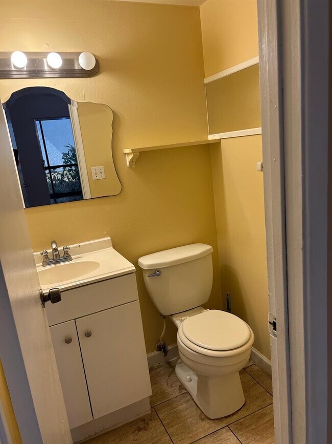 Foto del edificio - 2200 Springdale Blvd