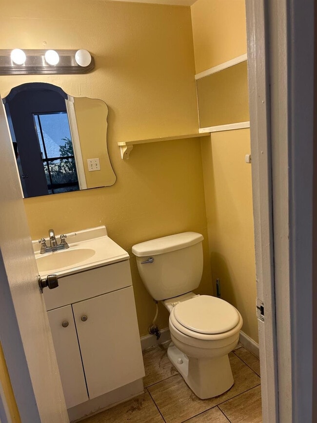 Building Photo - 2200 Springdale Blvd