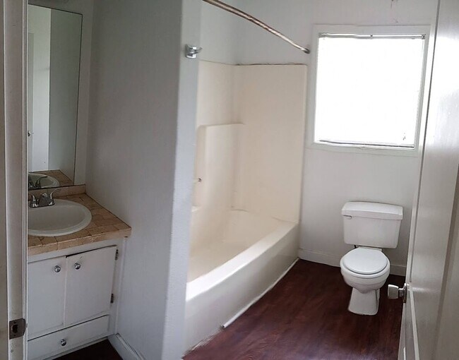 Bath Room - 723 N Conway St