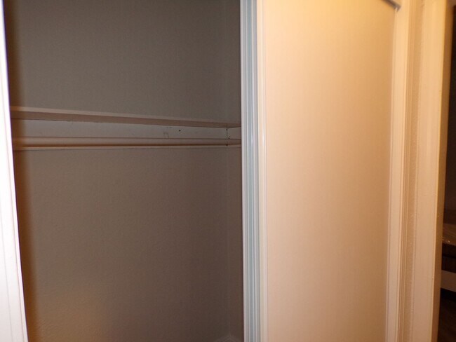 Foto del edificio - Rooms for rent in quiet residential neighb...