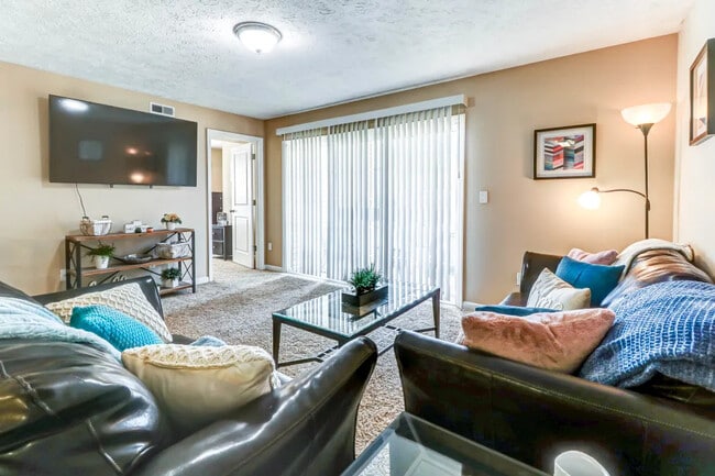 Living Room - 900 on Park