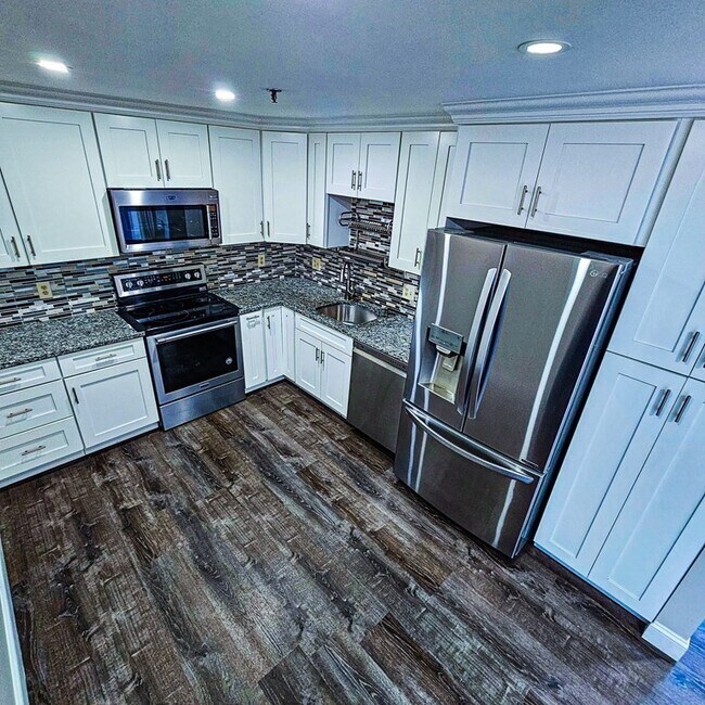 Foto del edificio - 3920 Mystic Valley Pkwy