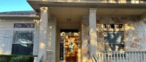 Building Photo - 1600 Hill Country Dr