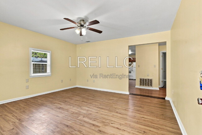 Building Photo - 4014 Parthenia Ave