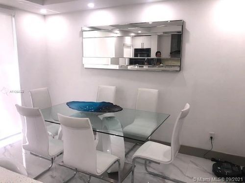 Building Photo - 4957 Tradewinds Ter