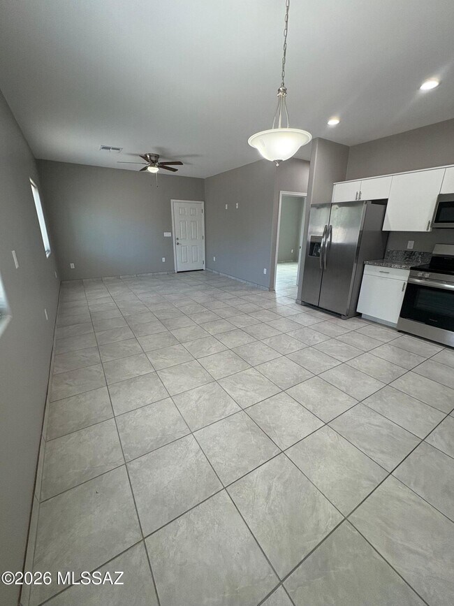 Foto del edificio - 4013 E 22nd St