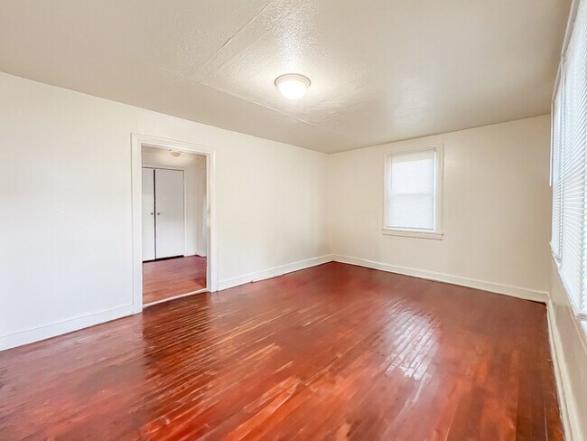 Foto del edificio - 730 Stratford Ave