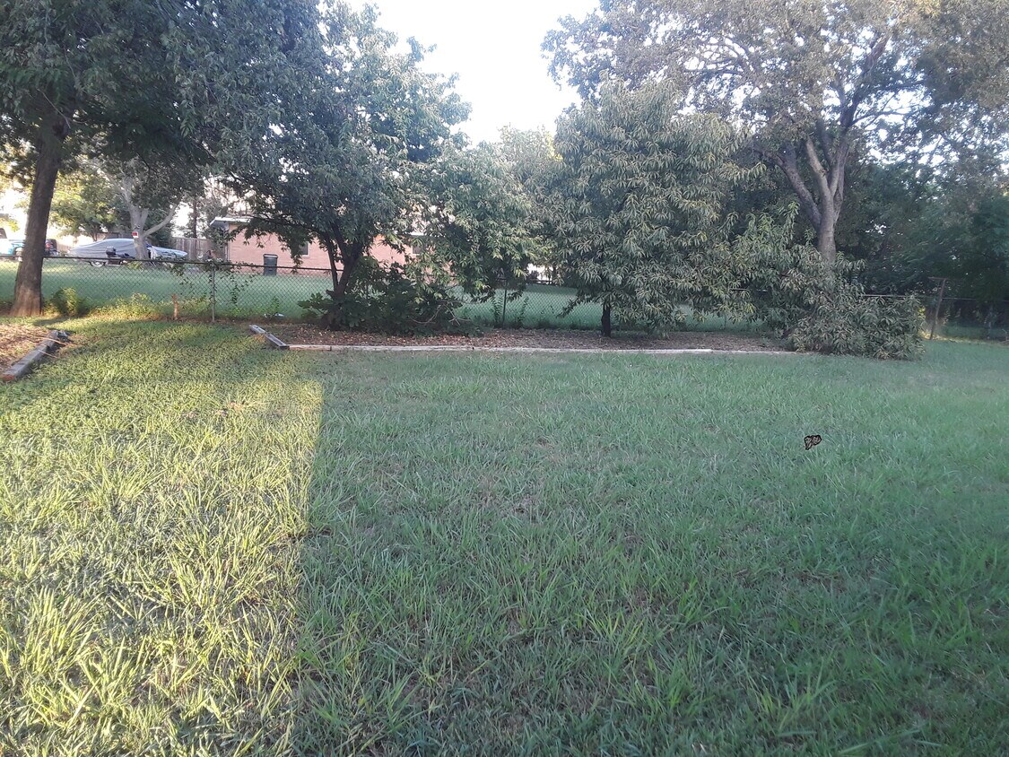 Foto del edificio - 1006 Municipal Ave