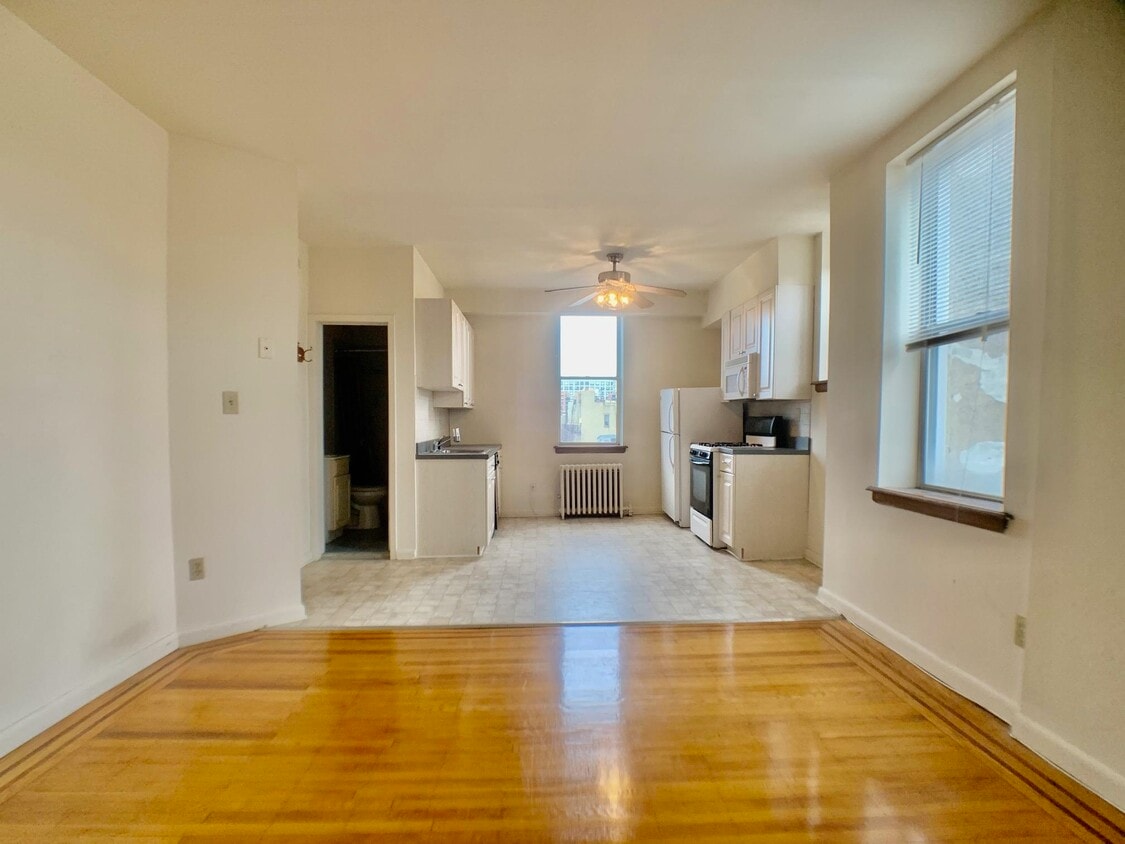 Primary Photo - 106 11th St