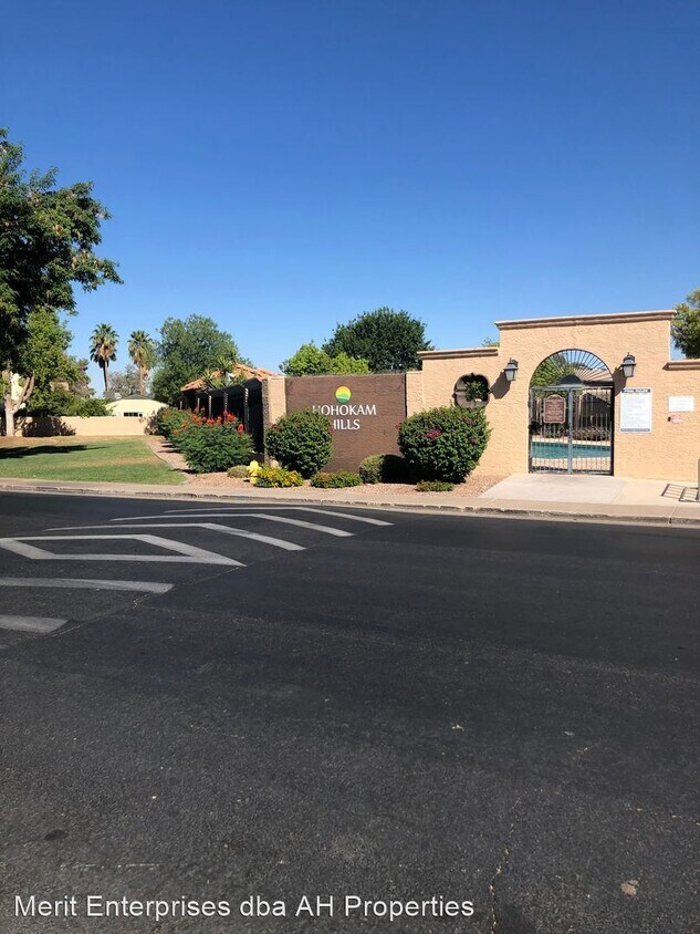 Building Photo - 3 br, 2 bath House - 619 E JENSEN ST #68