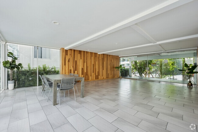 Lobby Photo - Studio City Mid Rise