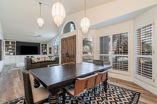 Building Photo - 10511 E Terra Dr