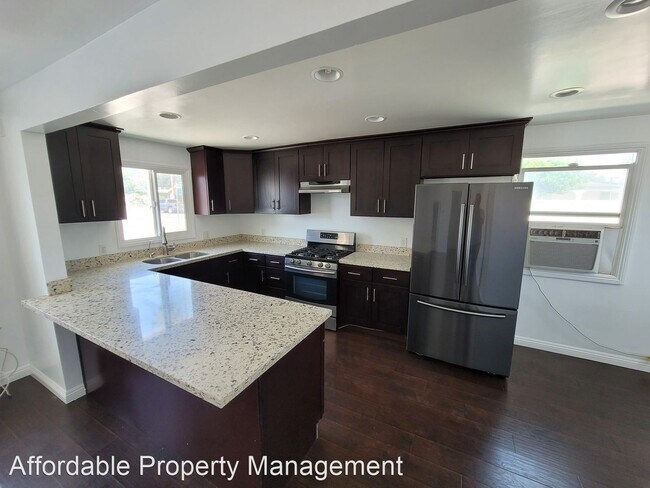 Building Photo - 3 br, 1 bath House - 5667 Glenfinnan Ave