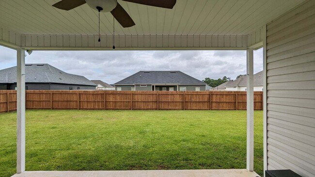 Foto del edificio - Knights Landing four bedroom home