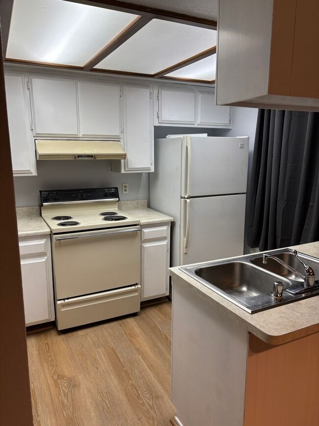 Building Photo - 3 B/R 2 BA Beautiful Home in Yuba City- AVAILABLE NOW!