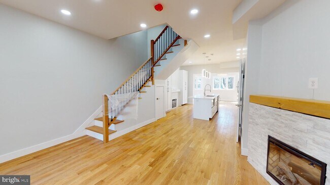 Foto del edificio - 3036 Cambridge Pl NW