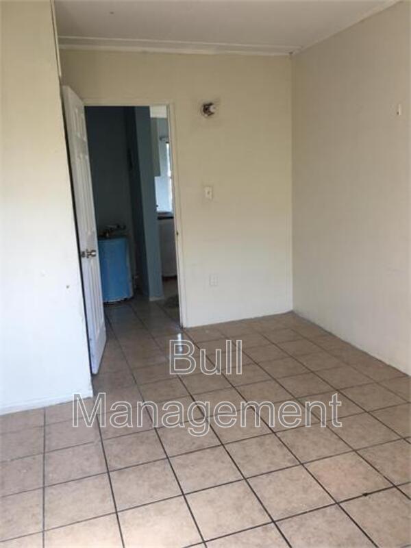 Building Photo - 746 S Lee Ave
