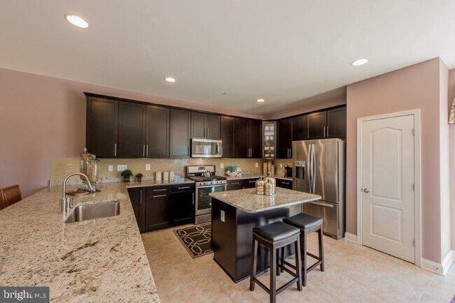 Foto del edificio - 9549 Elizabeth Howe Ln