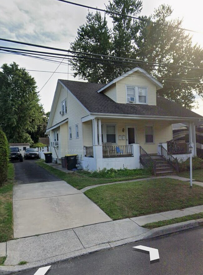 Foto del edificio - 614 Sampson Ave