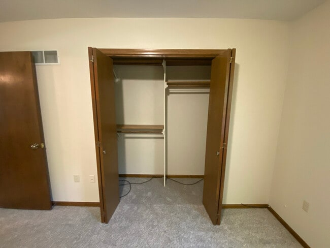 Building Photo - 733 SE Claremont St