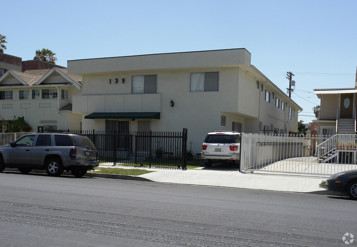 Foto principal - 139 N Oxford Ave