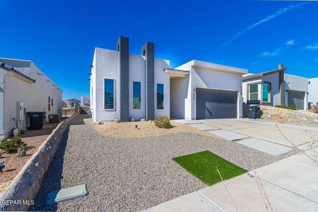 Building Photo - 273 Hunstanton St