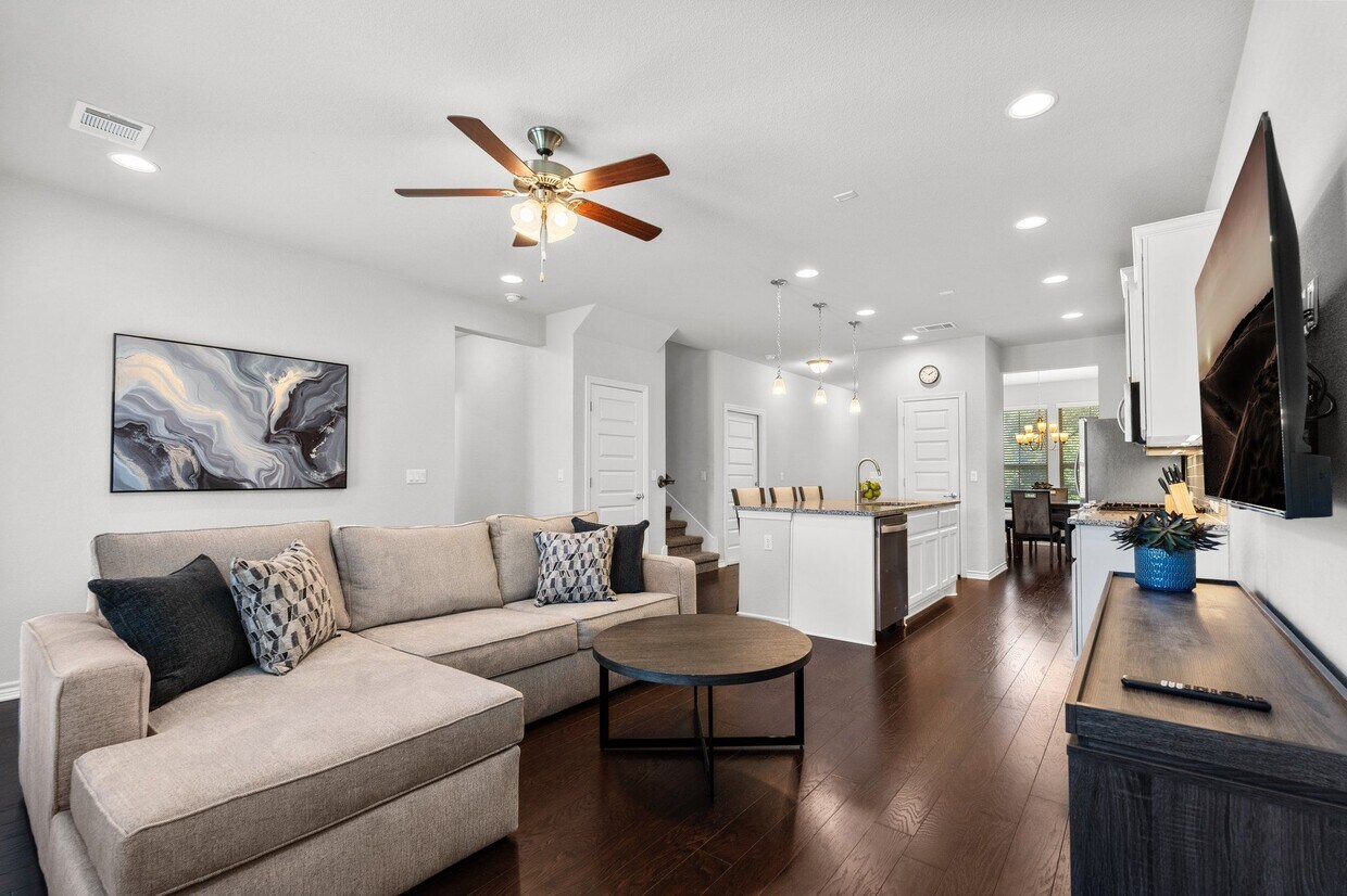Foto principal - 14102 McCoy Lp