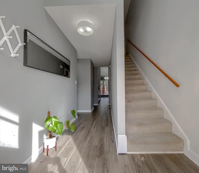 Building Photo - 45632 Longfields Village Dr