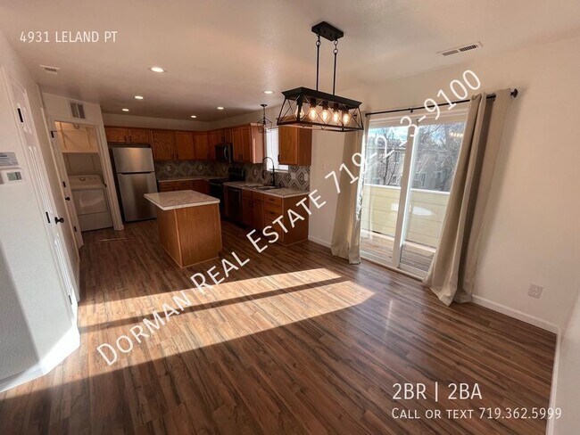 Building Photo - Updated & Spacious 2-Bed Condo
