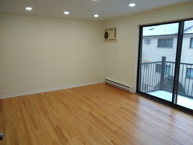 Building Photo - 5113 N East River Rd