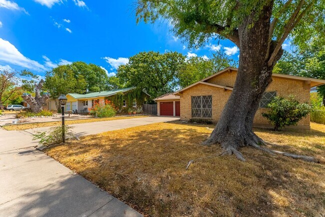 Foto del edificio - Centrally located 3bed/2 bath home in Hunt...