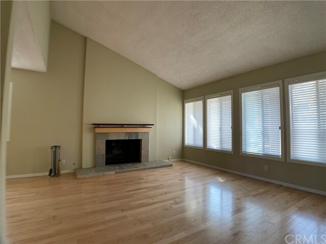 Building Photo - 3211 Singingwood Dr