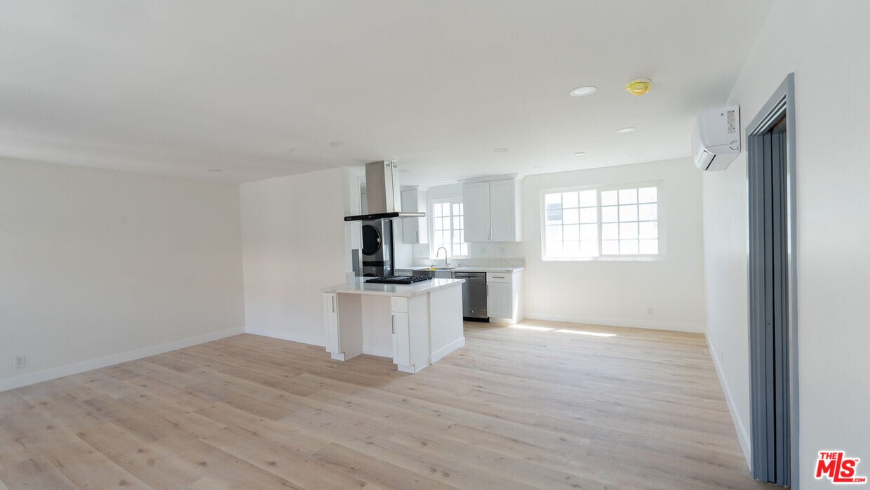 Foto principal - 835 S Sherbourne Dr