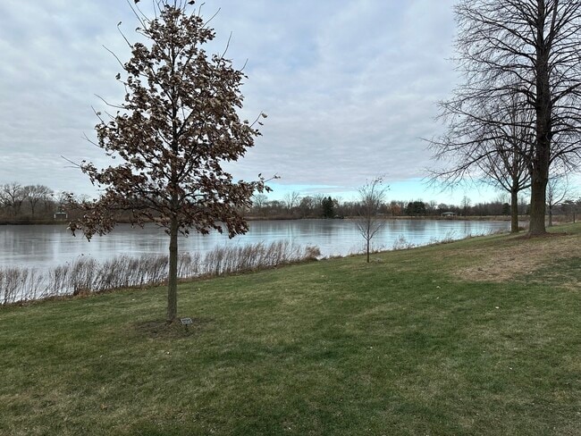 Foto del edificio - 1250 N Streamwood Ln