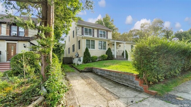Building Photo - 24 Ravine Ave