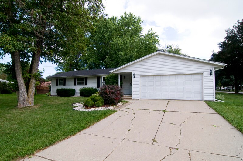 Primary Photo - 2051 Marlee Ln