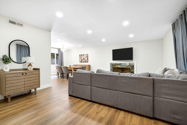 Foto del edificio - 5400 Nagle Ave