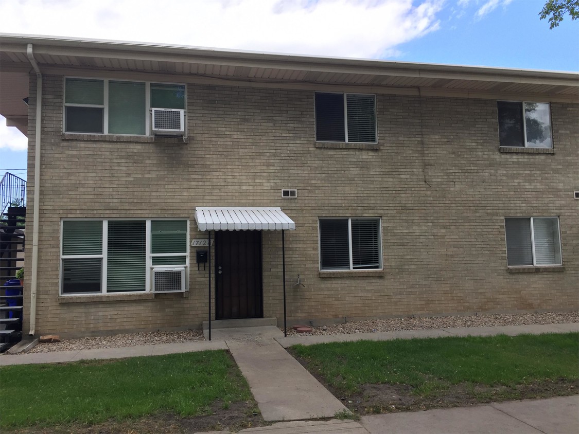 Primary Photo - 1704-1712 S Windsor Cir