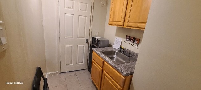 Building Photo - 3180 Fish Ave