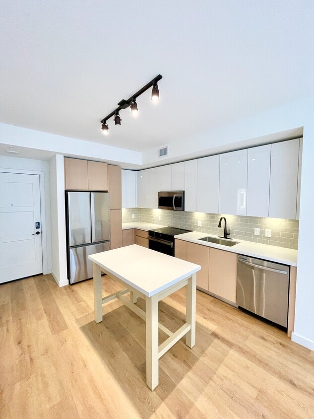 Photo - 1785 NE 124th St (North Miami, FL)