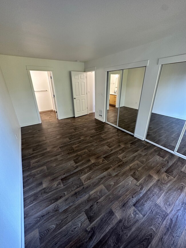 Master Bedroom - Commons at Sylvan Highlands Apartments