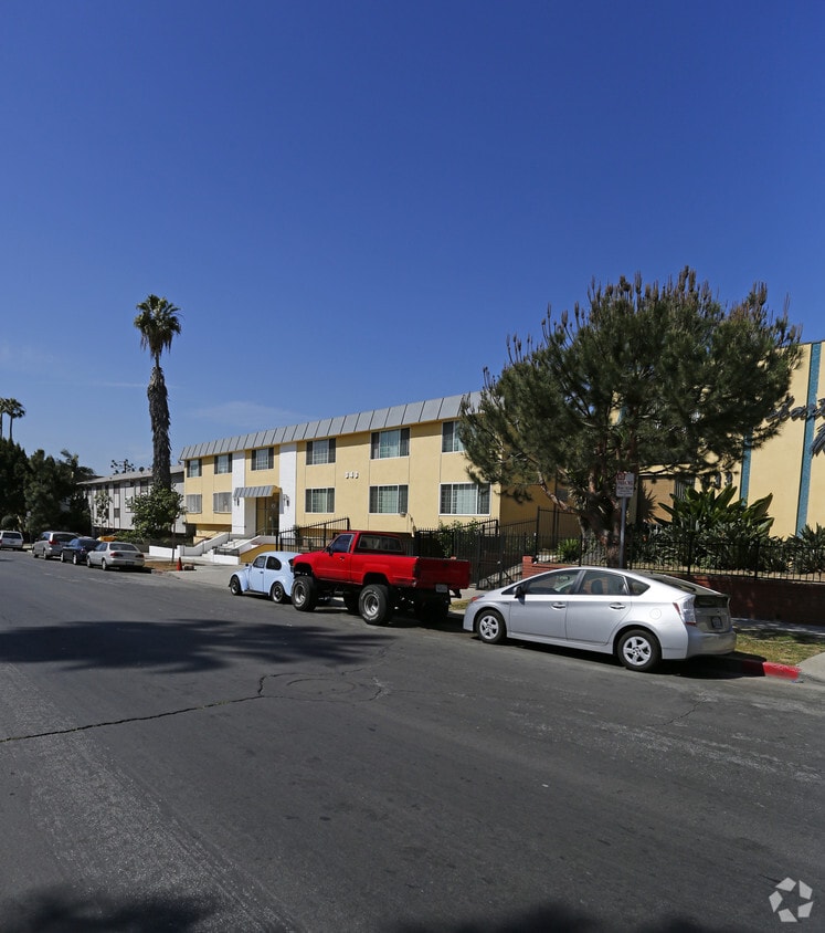 Building Photo - 343 S Hobart Blvd