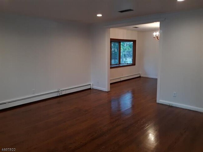 Building Photo - 61 Ridge Rd