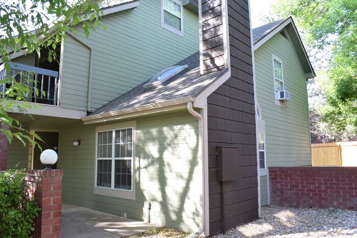Foto principal - 3565 Windmill Dr