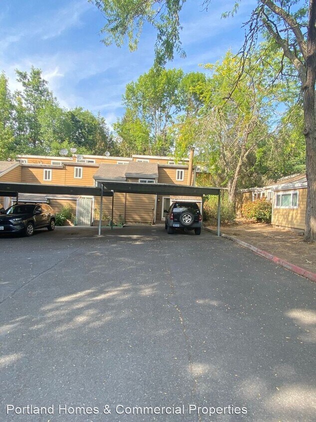 Primary Photo - 1618 Village Park Pl