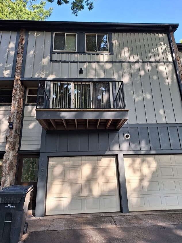 1976 Cherokee Bluff Dr, Knoxville, TN 37920 House Rental in Knoxville