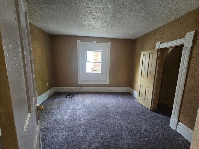 Foto del edificio - 4 Bedroom Home for Rent