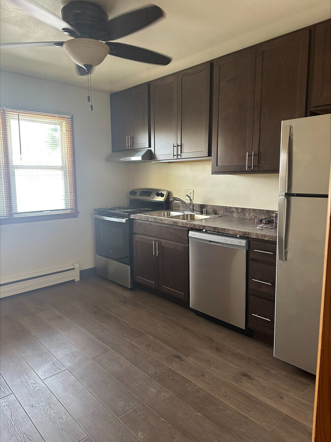 Kitchen - 3856 Clover Ln
