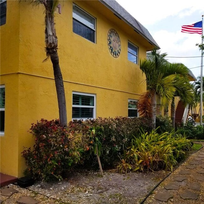 Building Photo - 4051 N Dixie Hwy