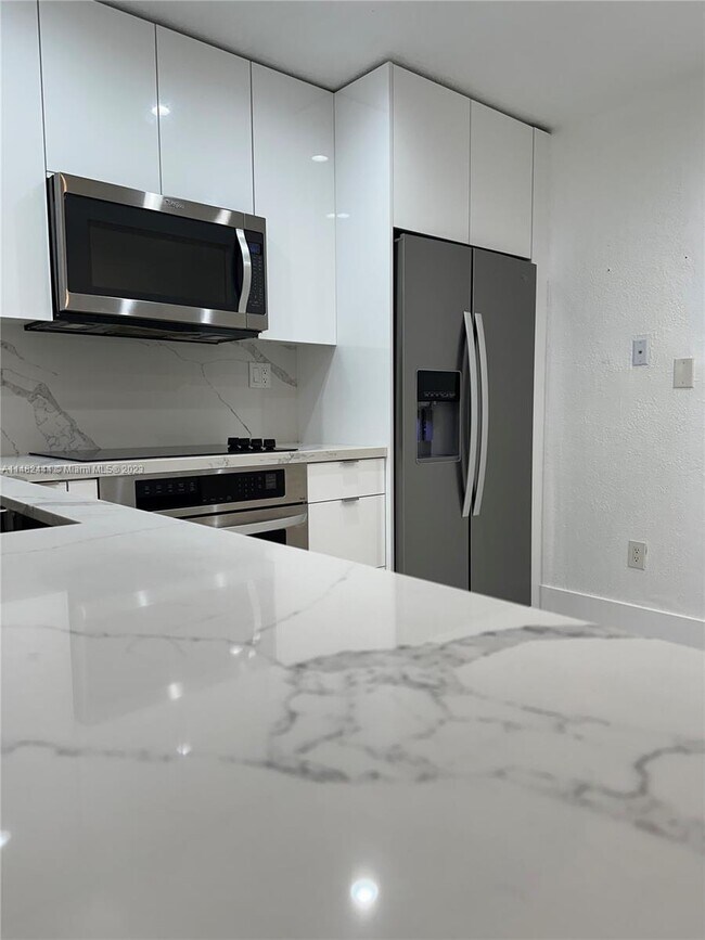 Foto del edificio - 9741 NW 6th Ln